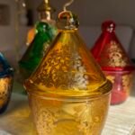 ✨ Lot de bonbonnières motif Amira en verre coloré – Raffinement et tradition ✨